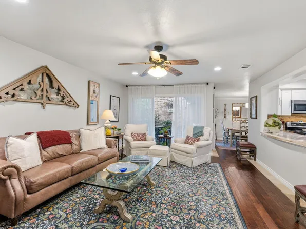 640 S Ripple Creek Dr #640, Houston, TX 77057