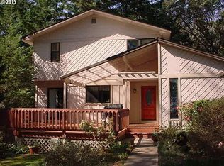 570 Garden Grove Dr, Roseburg, OR 97471