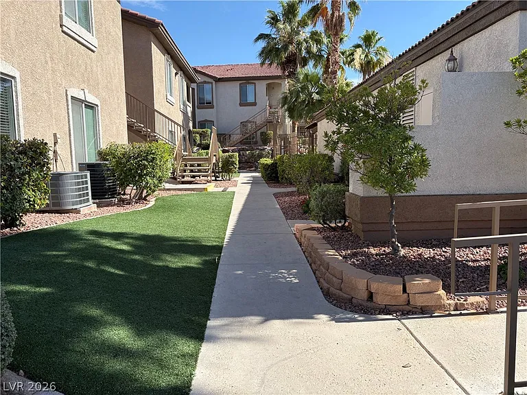 2305 W Horizon Ridge Pkwy #3923 — Photo 18