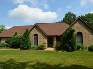 38460 River Ridge Ct, Grafton, OH 44044