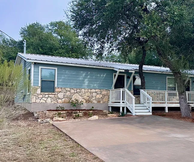 Fresh paint and landscaping!