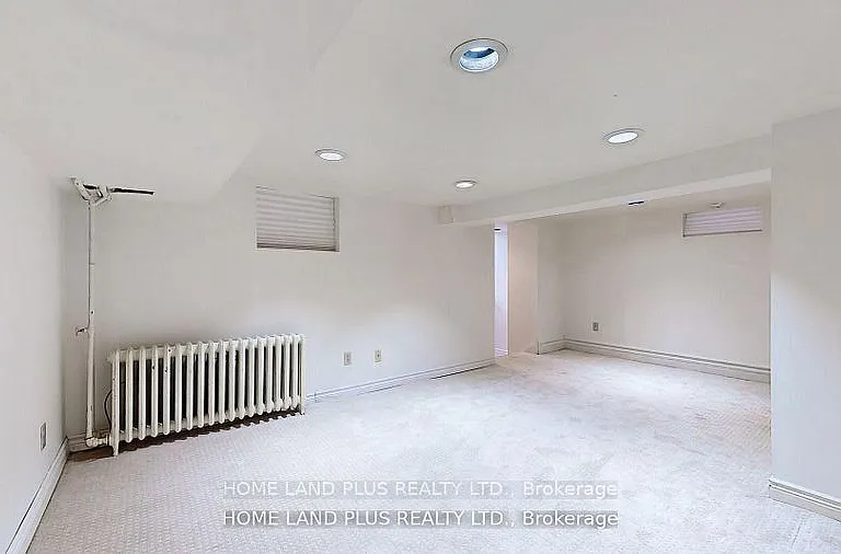 263 Melrose Ave — Photo 23