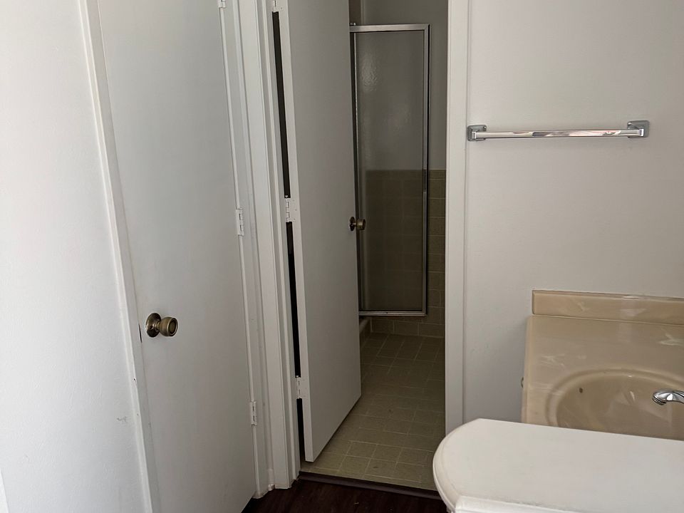 1st image of 1806 Crescent Dr