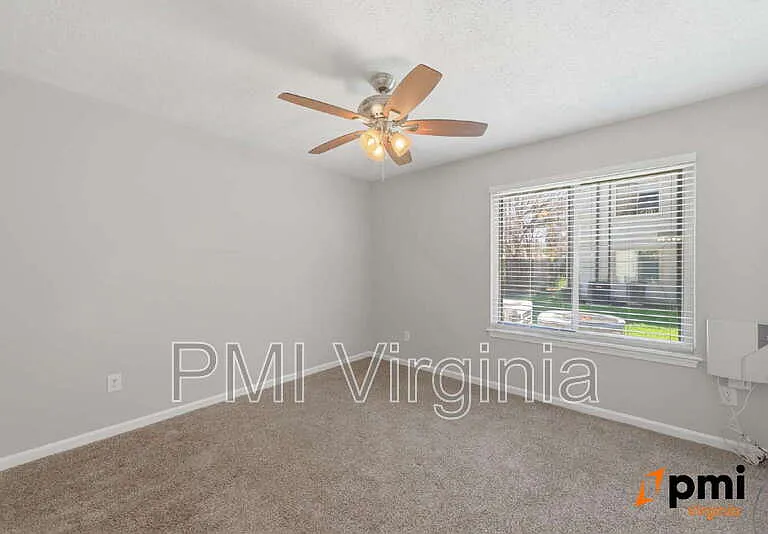 326 Wells Ct — Photo 10
