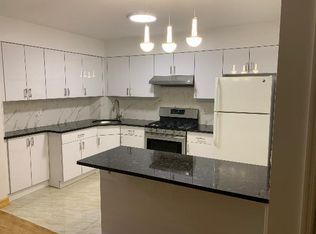 61-34 218th St, Oakland Gardens, NY 11364