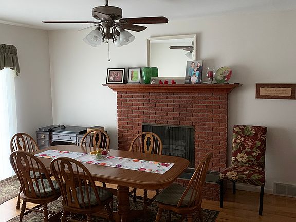 3rd image of 11707 Parkview Dr