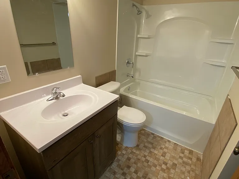 3235 Vine St — Photo 6