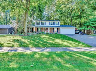 21 Hidden Wood Dr, Rochester, NY 14616