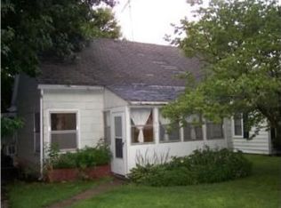 514 N Elizabeth St, Corder, MO 64021