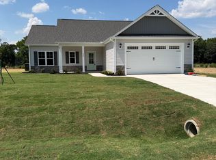 405 Creeks Edge Dr, Pikeville, NC 27863