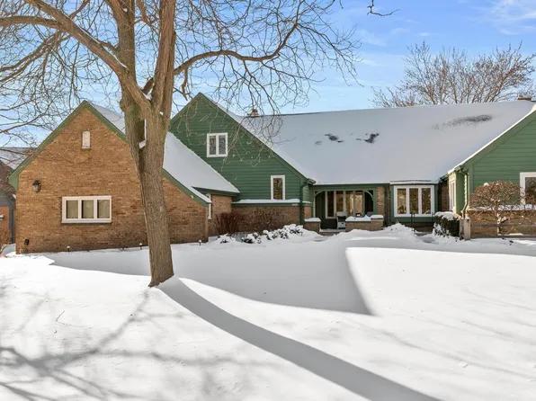 12325 North Golf DRIVE, Mequon, WI 53092
