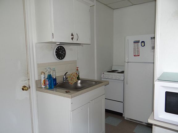 4th image of 148 Oakwood Ave