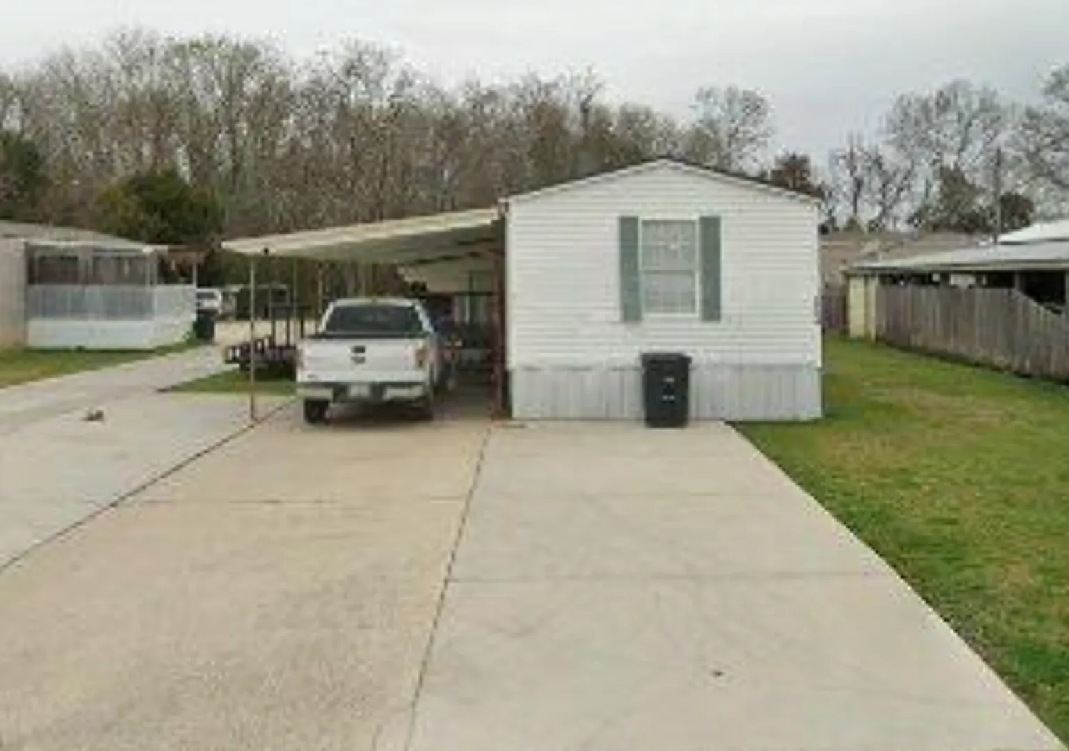 3 Bedroom Trailer in New Iberia — Photo 1