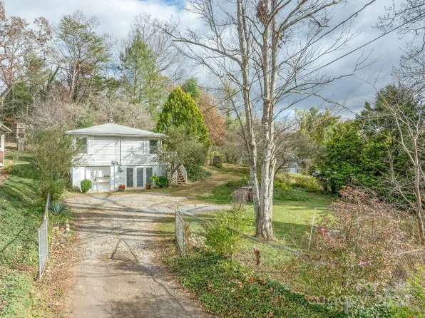 15 Miller Rd E, Asheville, NC 28805