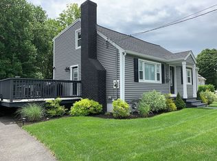 474 Douglas Rd, Lowell, MA 01852