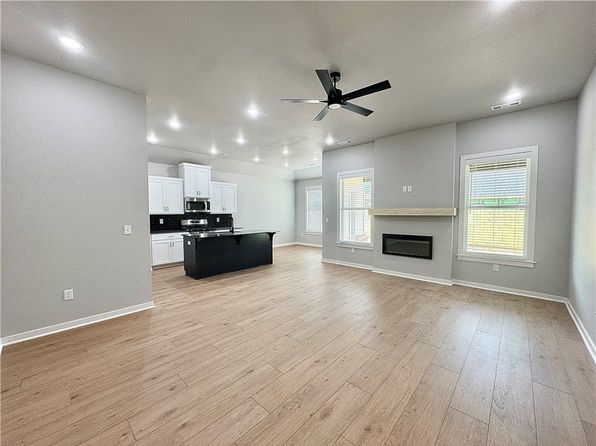 6000 SW Coywolf St, Bentonville, AR 72713