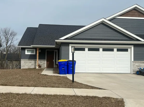 1308 Legend Dr, Tiffin, IA 52340