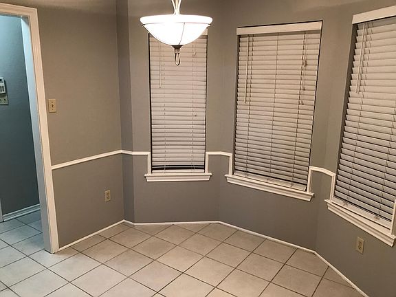 5th image of 425 Tealridge Ln