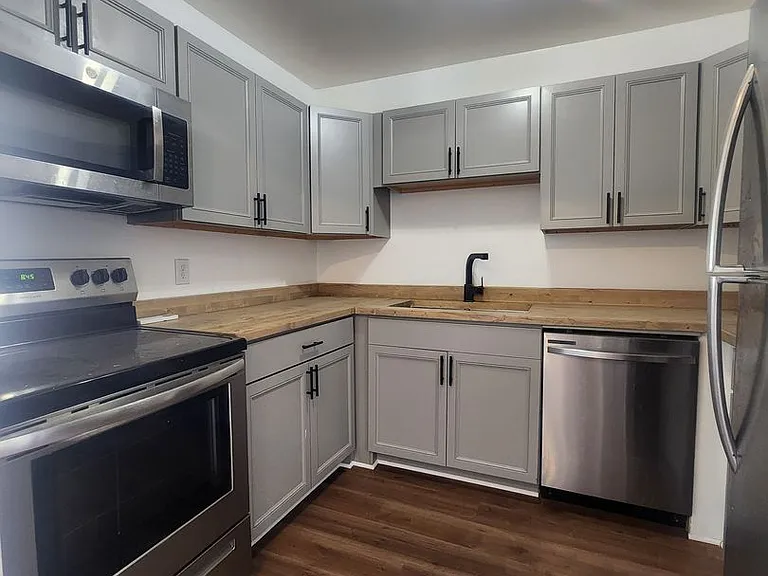 1114 Monticello Rd — Photo 5