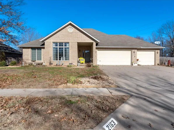 2163 E Cragmont Street, Springfield, MO 65804