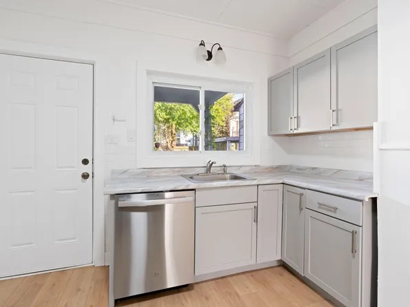 2010 6th Ave, Beaver Falls, PA 15010