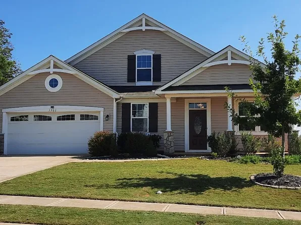 7902 Meridale Forest Dr, Charlotte, NC 28269