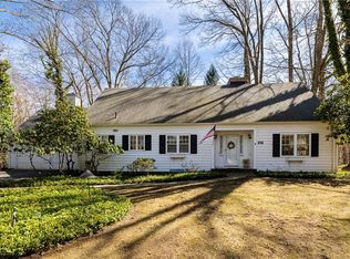 646 Oakridge Dr, Rochester, NY 14617