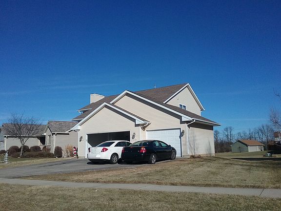 3rd image of 2424 Meadow View Ln