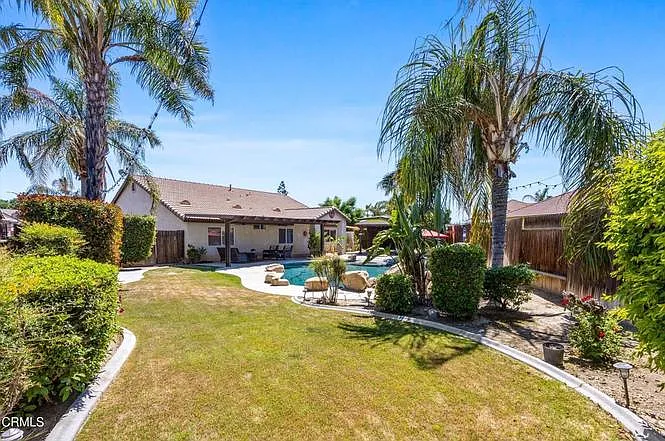4 bed, 2100 sqft, $3,000 — Photo 4