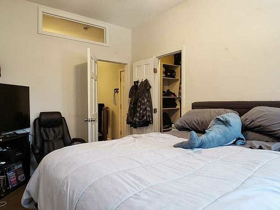 3rd image of 788 Hart St #2RR