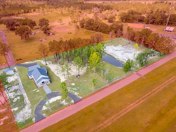 4th image of 338 SE Community Dr