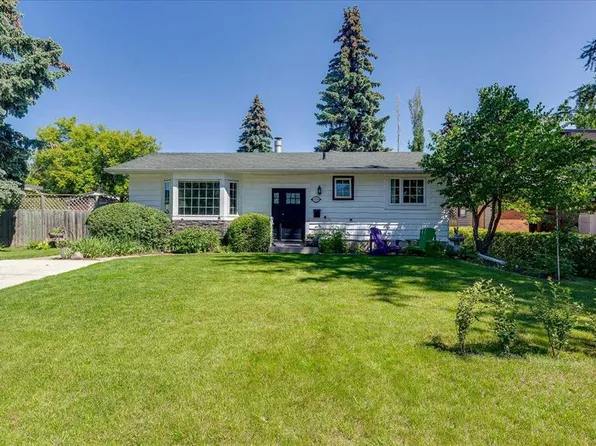 109 S Selkirk Blvd, Red Deer, AB T4N 0G8