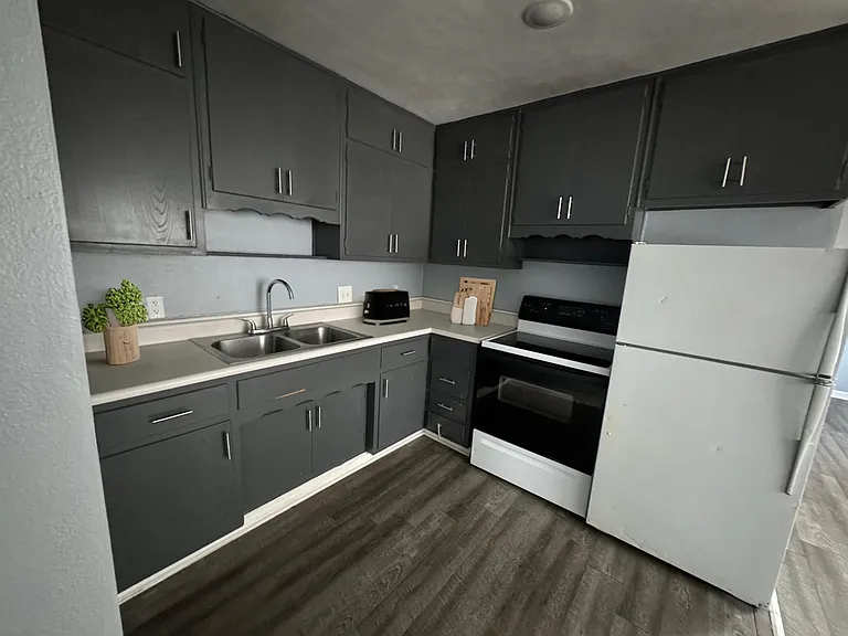 Parkside Living Apts — Photo 3