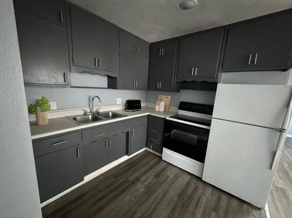 Parkside Living Apts, 2904 S Pennsylvania St APT B05, Indianapolis, IN 46225