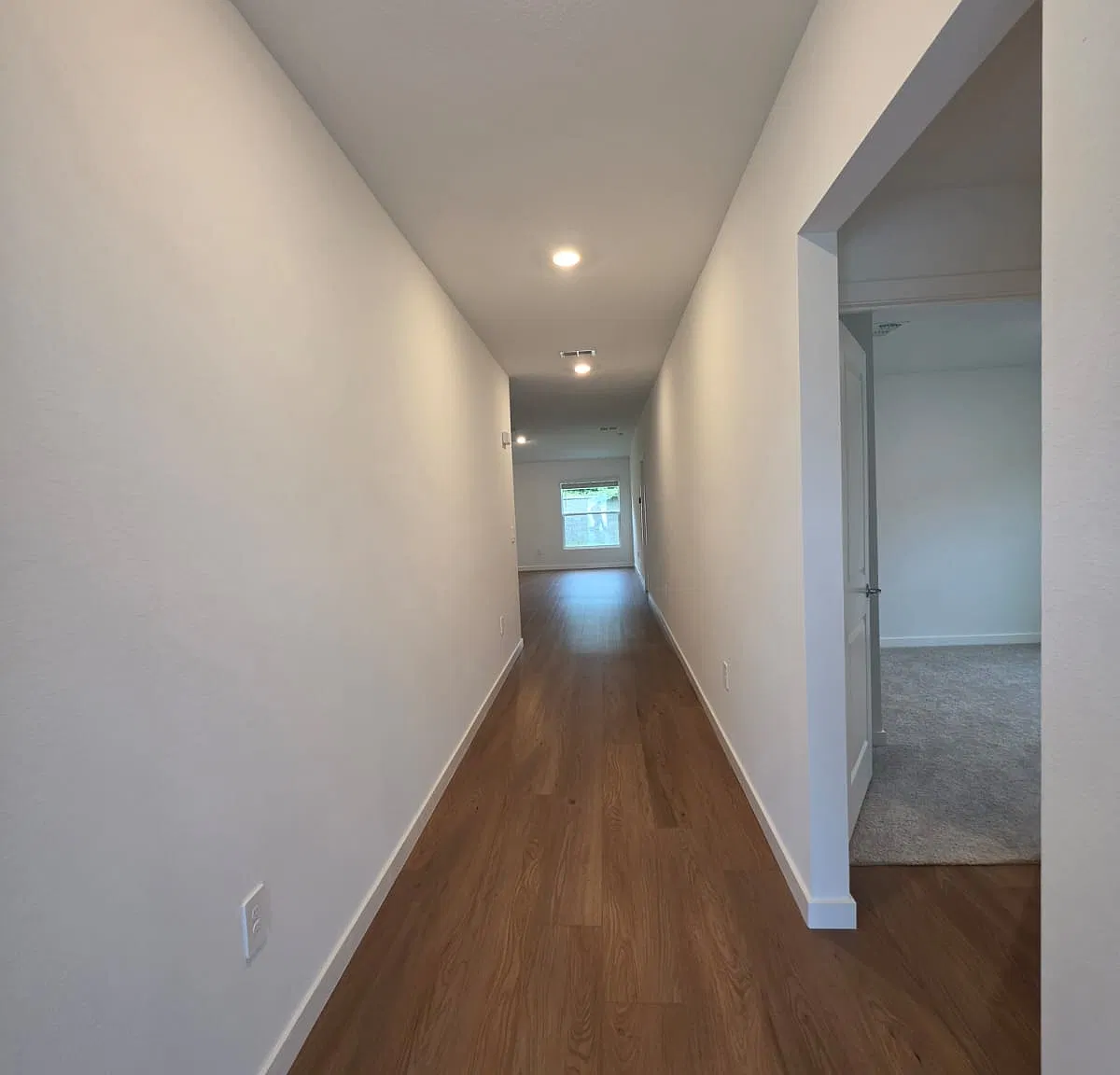 3 bed, 1487 sqft, $1,950 — Photo 4