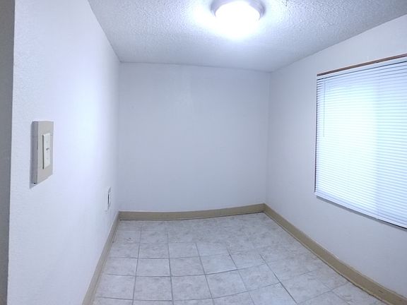 5th image of 752 Bush Ave