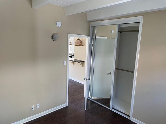 5th image of 4407 Crest Dr