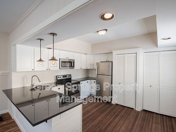 4th image of 130 Van Dam St APT 1
