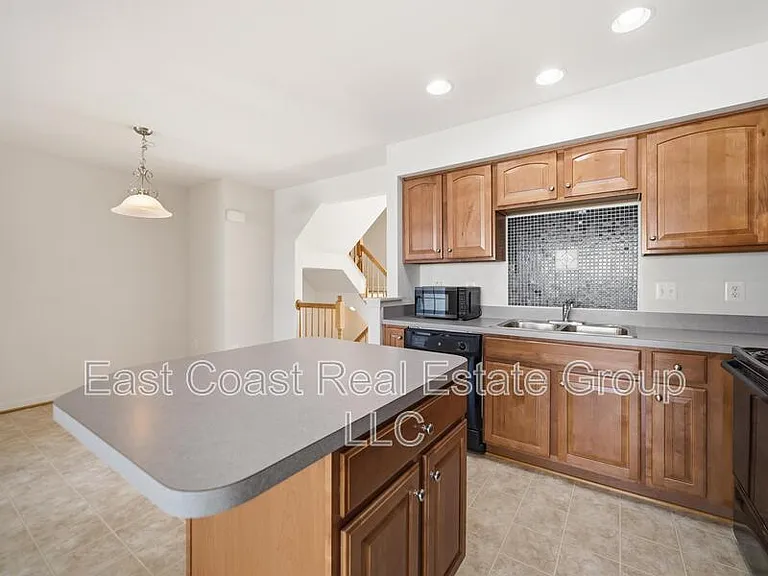 1247 Mare St — Photo 6