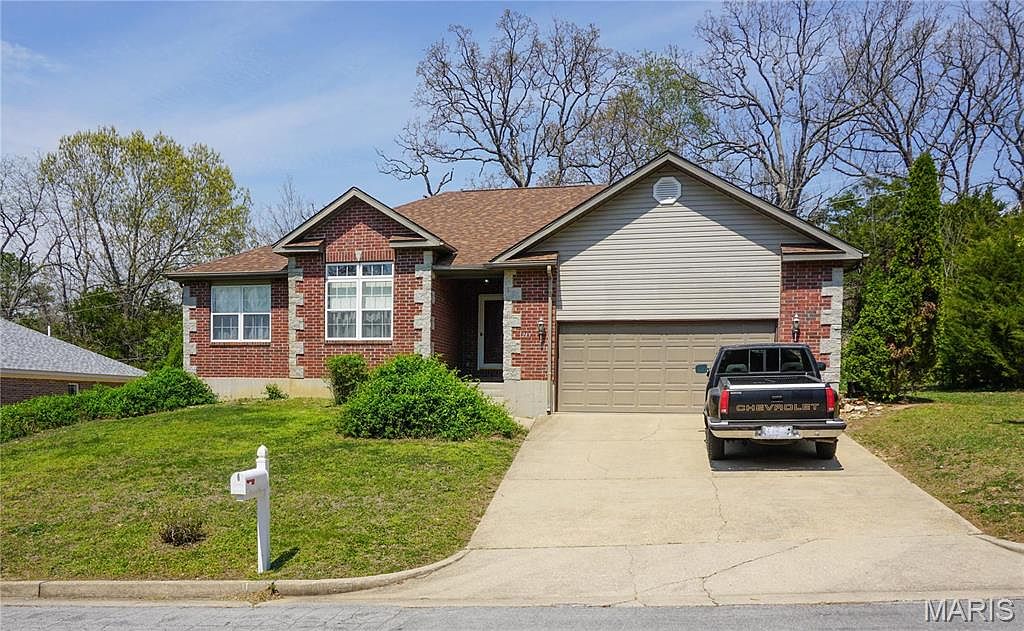 1213 Devonshire Ln, Rolla, MO 65401 | Zillow