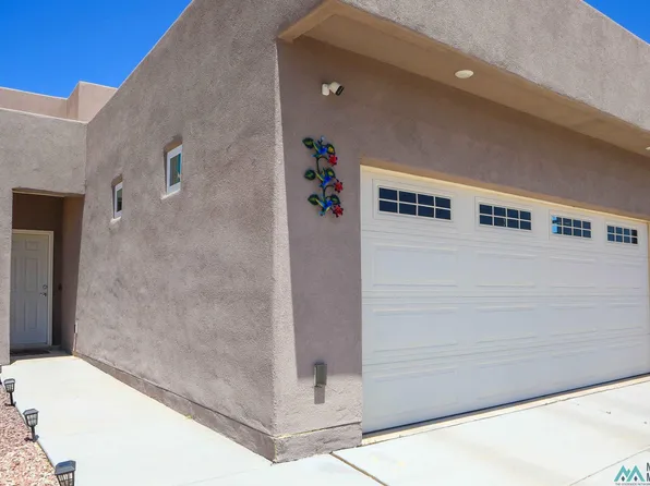 1022 La Paloma St, Gallup, NM 87301