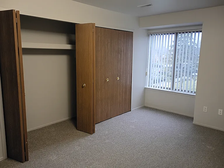 Prentiss Pointe Apartments — Photo 114