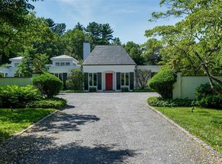 24 Underhill Rd, Locust Valley, NY 11560