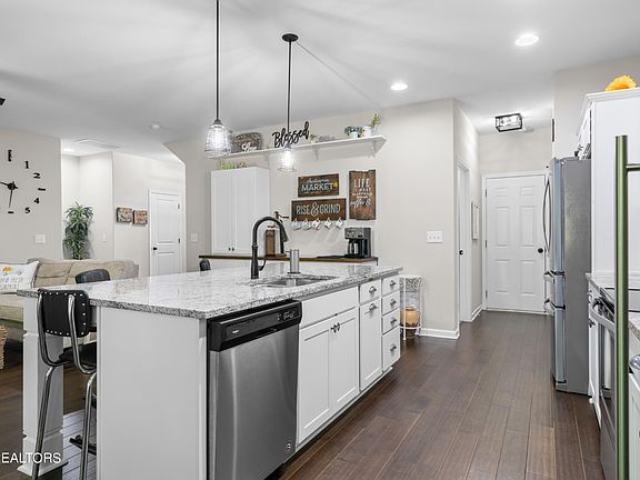 5th image of 3365 Flagstaff Ln