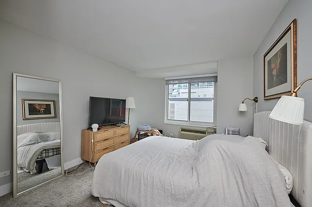 211 E Ohio St #1219 — Photo 10