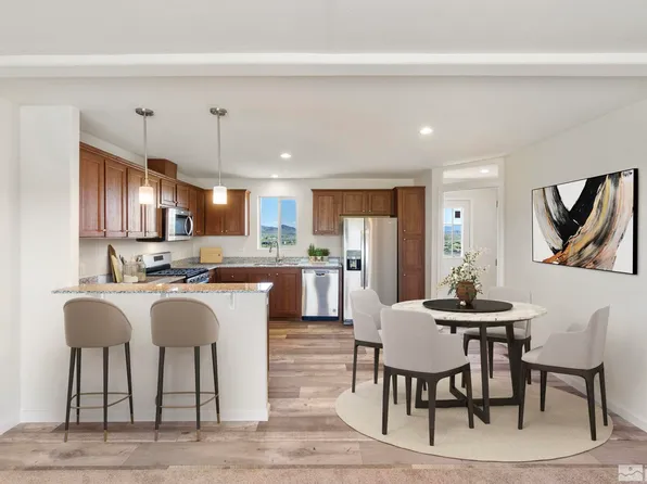 4975 E 4th St, Silver Springs, NV 89429