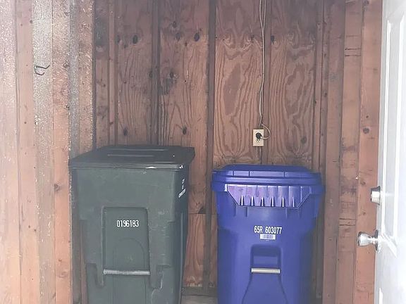 4th image of 2915 Cathedral Ln