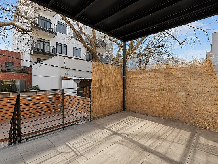 1582 Pacific St #A — Photo 4