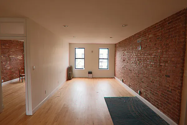 Rented by PMG Real Estate  | media 12