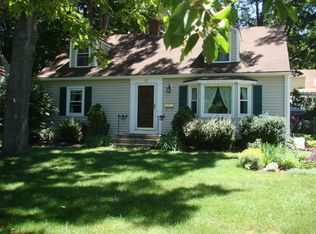 83 Old Brook Rd, Springfield, MA 01118